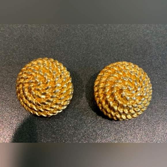 EUC Givenchy Gold Spiral Clip On Earrings Vintage - Picture 1 of 6